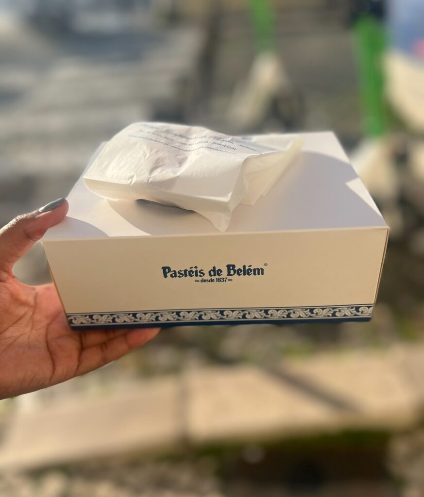 alt txt = "Box of pastries from Pastéis de Belém".